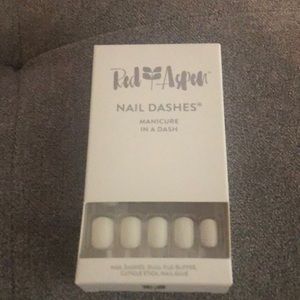 Red Aspen Nail Dashes